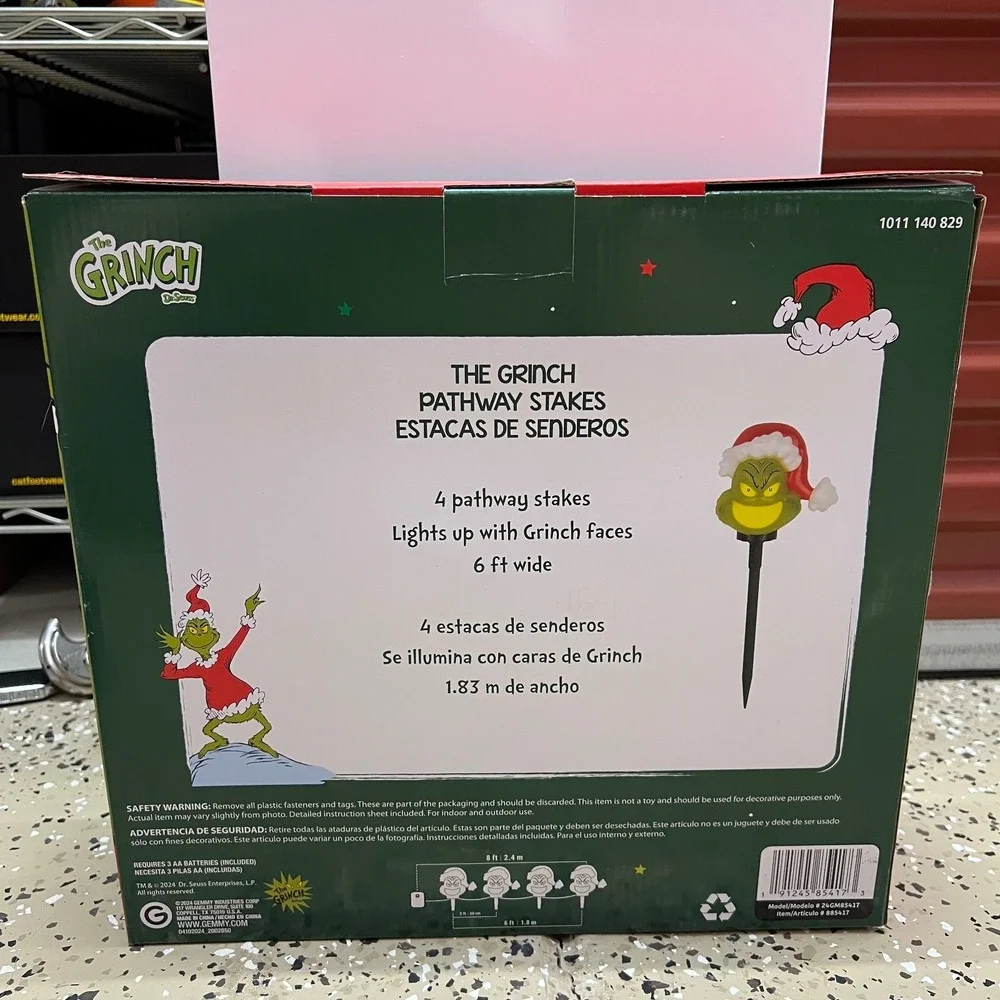 Christmas‎ Grinch Battery Operated Pathway Stakes 4 Pack With Santa Hat LED New